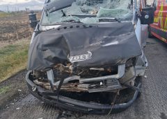 Accident rutier în Iclod, între un microbuz și un tir! Un copil de 2 ani și doi adulți, transportați la spital